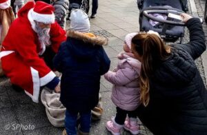 Mehr über den Artikel erfahren AG Rudow Weihnachtsmann-Aktion
